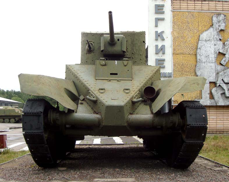 Б т авто. Танк БТ-2. Калибр танка БТ 2. БТ-1 танк. Лёгкий колёсно-гусеничный танк БТ-2.